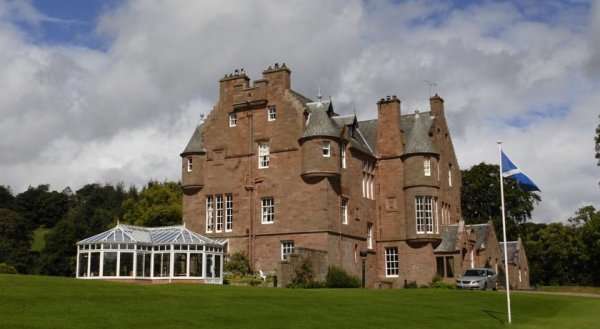 Cringletie House