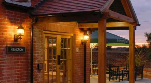 Crouchers Restaurant & Hotel