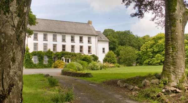 Cuffern Manor