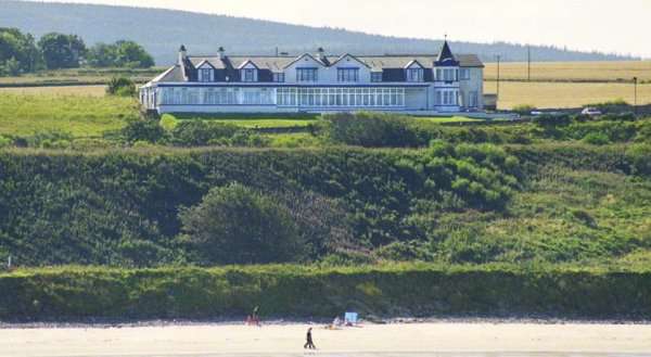 Cullen Bay Hotel