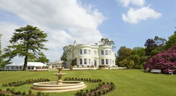 Deer Park Country Hotel