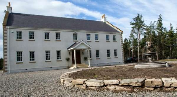 Dinichean House