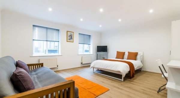 Docklands Apartment