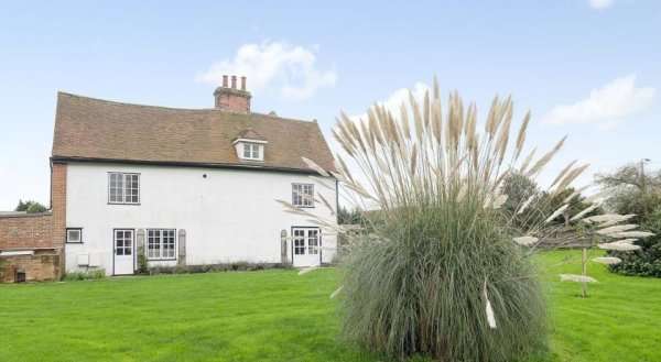 Dovercourt Hall Cottage