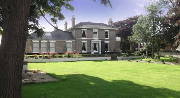 Dunedin Country House