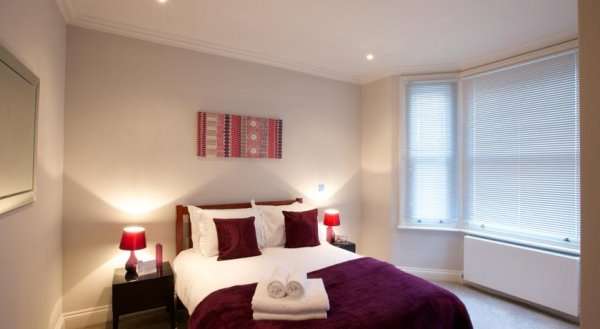 Earls Court Apartments - Ongar Road