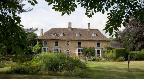 Kempsford Manor
