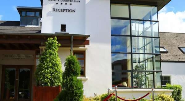 La Mon Hotel & Country Club