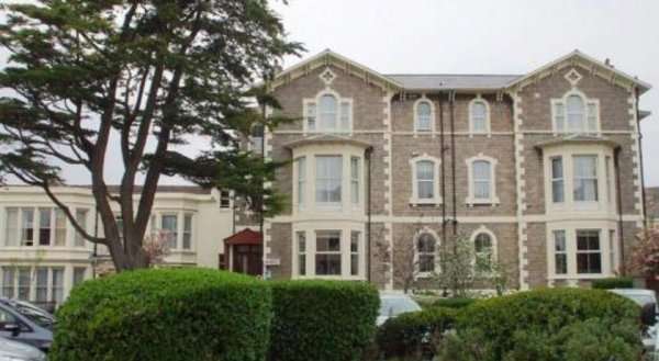 Lauriston Hotel