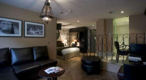 Le Monde Hotel