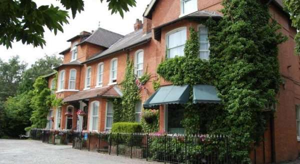 Lennox Lea Hotel & Apartments