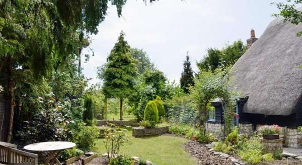 Little Thatchings
