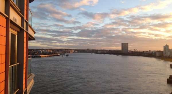 Lux Flat - River View next O2 Arena