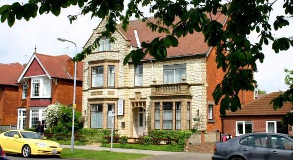 Lyndene Holiday Apartments