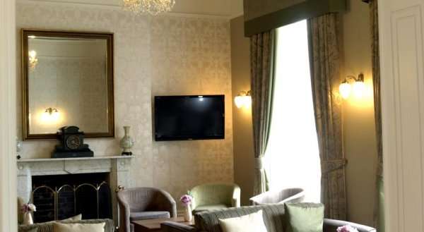 Lysses House Hotel