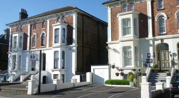 Maison Dieu Guest House