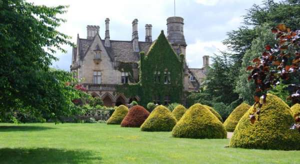 Manor by the Lake