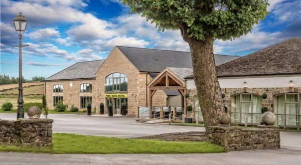 Peak Edge Hotel at the Red Lion