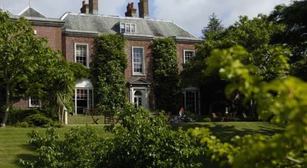 Pelham House