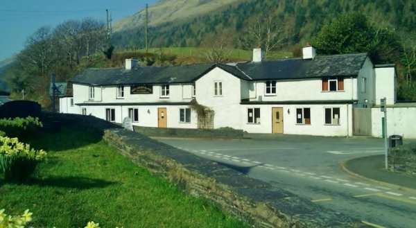 Pen-Y-Bont Hotel