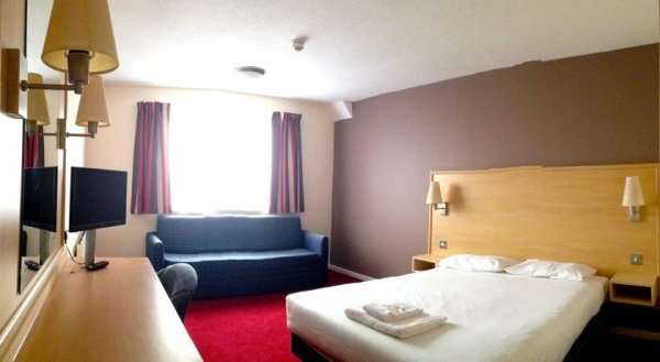 Phoenix Epping Hotel