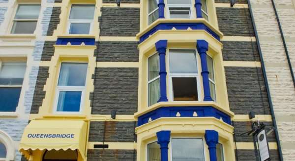 Queensbridge Hotel