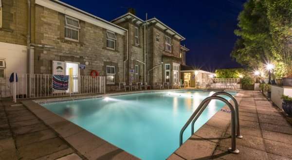 Queensmead Hotel