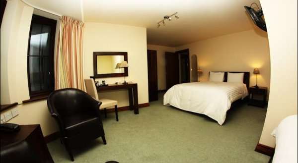 All the Twos Lodge