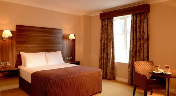 Dillon’s Hotel