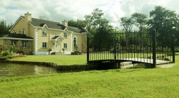 Glendurragh House
