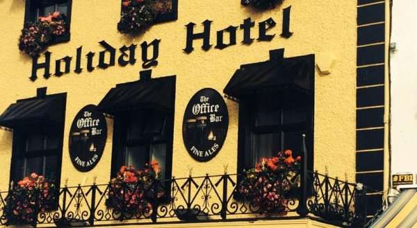 Holiday Hotel