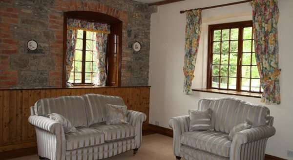 Hunters Lodge