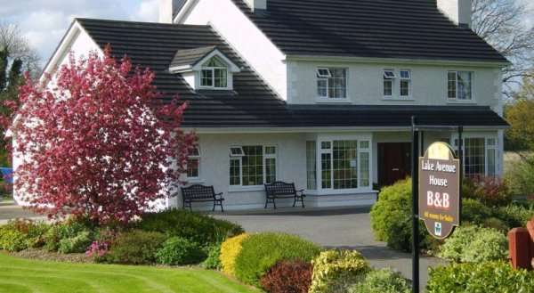 Lake Avenue House