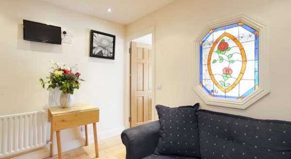 Leeson Apartments