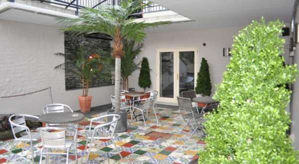 Qc's Townhouse & Seafood Restaurant