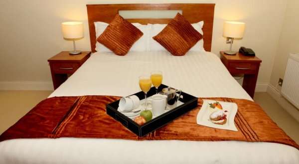 Raheen Woods Hotel