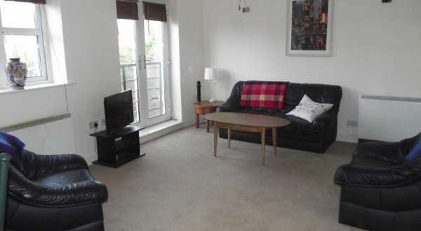 Riverside Apartment Westport
