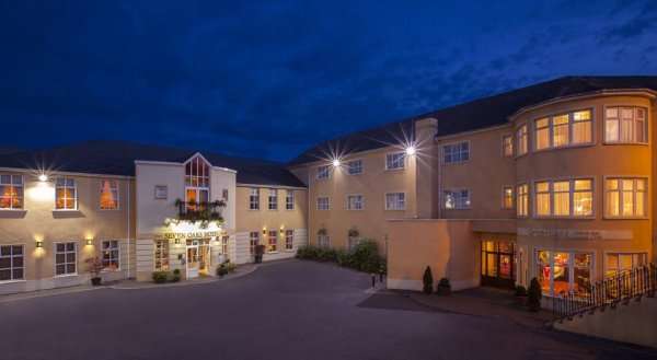 Seven Oaks Hotel