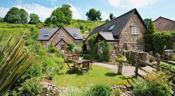 Tudor Farmhouse Hotel