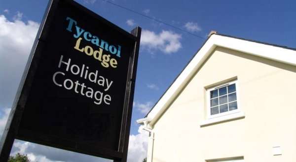 Tycanol Lodge