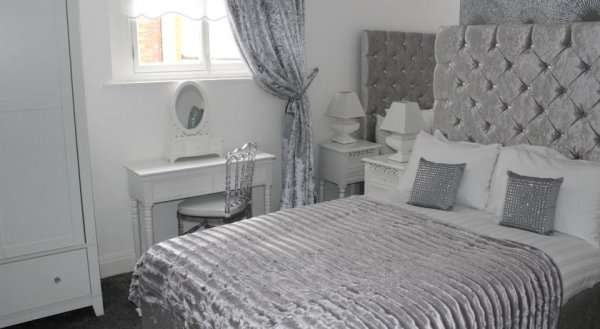 Ware Apart Hotel