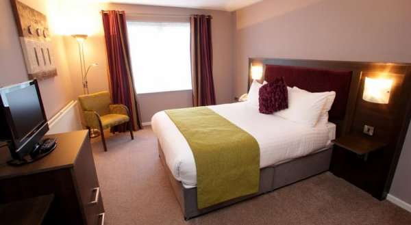 Waterfoot Hotel