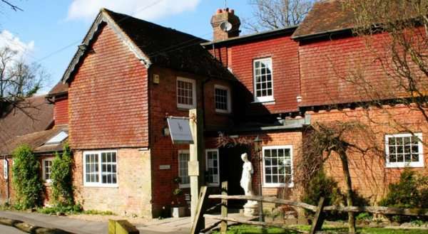 Waterhall Country House - Gatwick