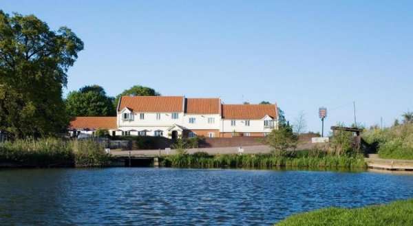 Wayford Bridge Inn Hotel