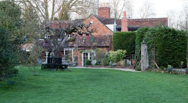 Whispering Cottages Bed and Breakfast
