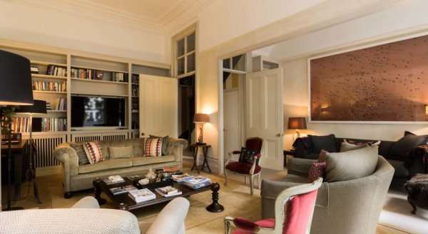 Four Bedroom House in Kensington