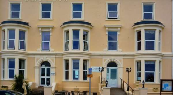 Four Saints Brig Y Don Hotel