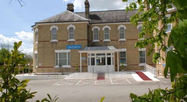 Gatwick Cambridge Hotel