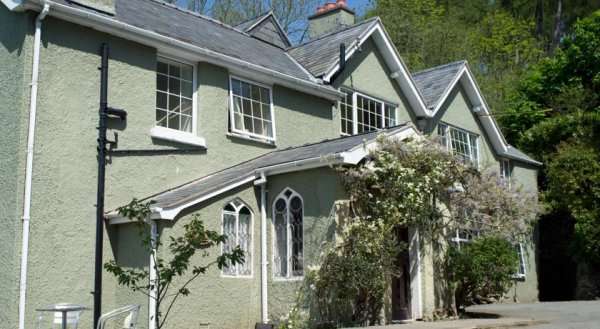 Geufron Hall Bed and Breakfast