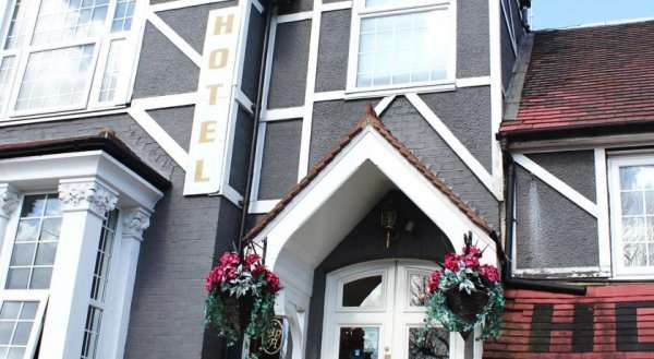 Gidea Park Hotel